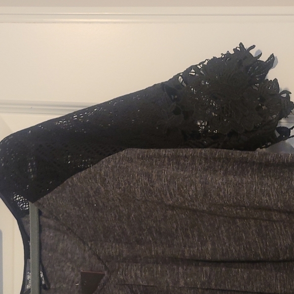 Nwt Miss Me Lace & Sheer Top sz Medium - Picture 2 of 4